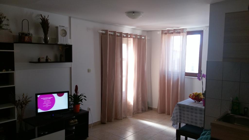 Terra Rossa Apartment